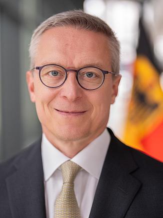 Dr․ Karsten Wildberger